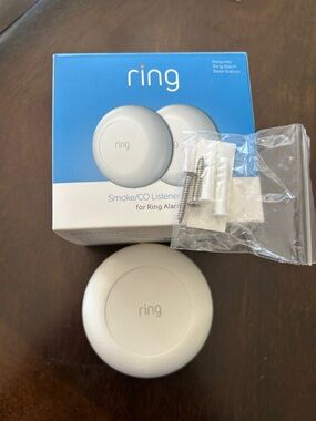 Ring Smoke/CO Listener Plug-In Adapter - White